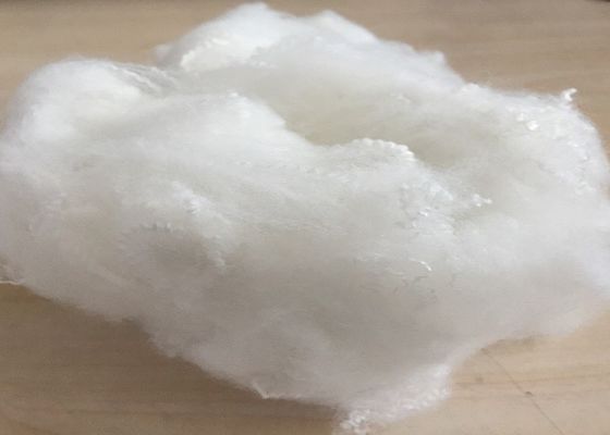 Materia prima del poliestere bianco crudo luminoso di 1.5dtex×38mm per la fabbricazione del filato del guanto