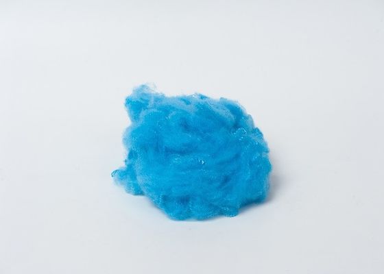 il poliestere blu di materia prima del poliestere di 45mm ha riciclato la fibra di graffetta 1.2D a 20D